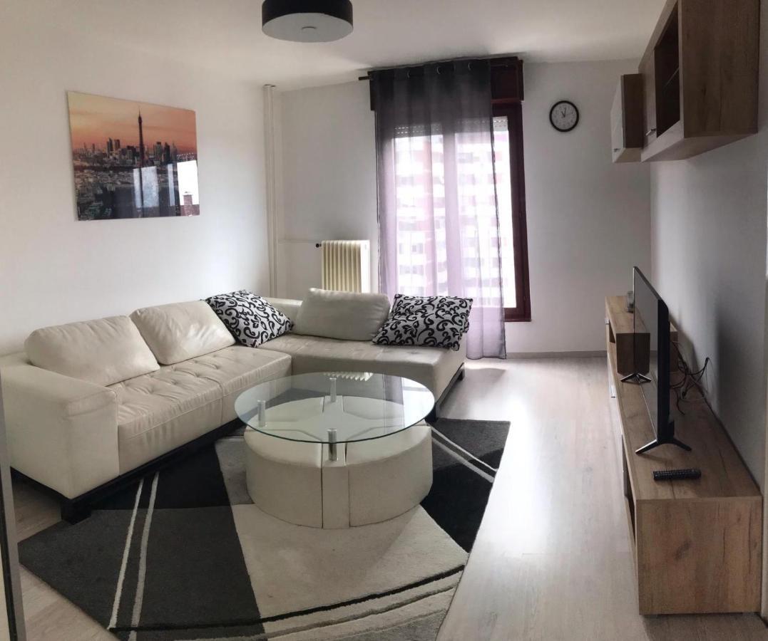 Apartment Vrbani Zagabria Esterno foto