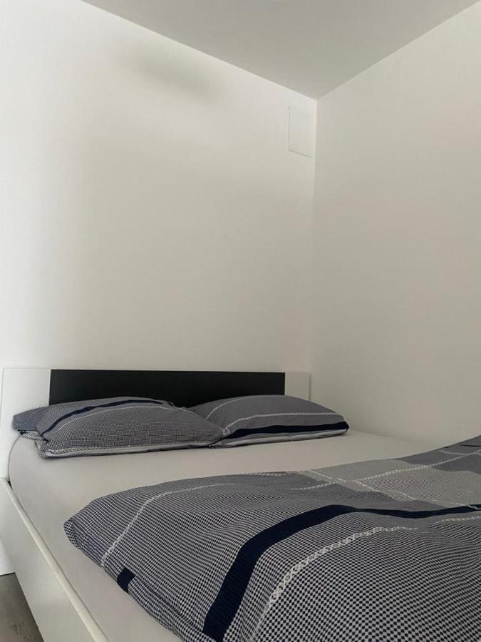 Apartment Vrbani Zagabria Esterno foto